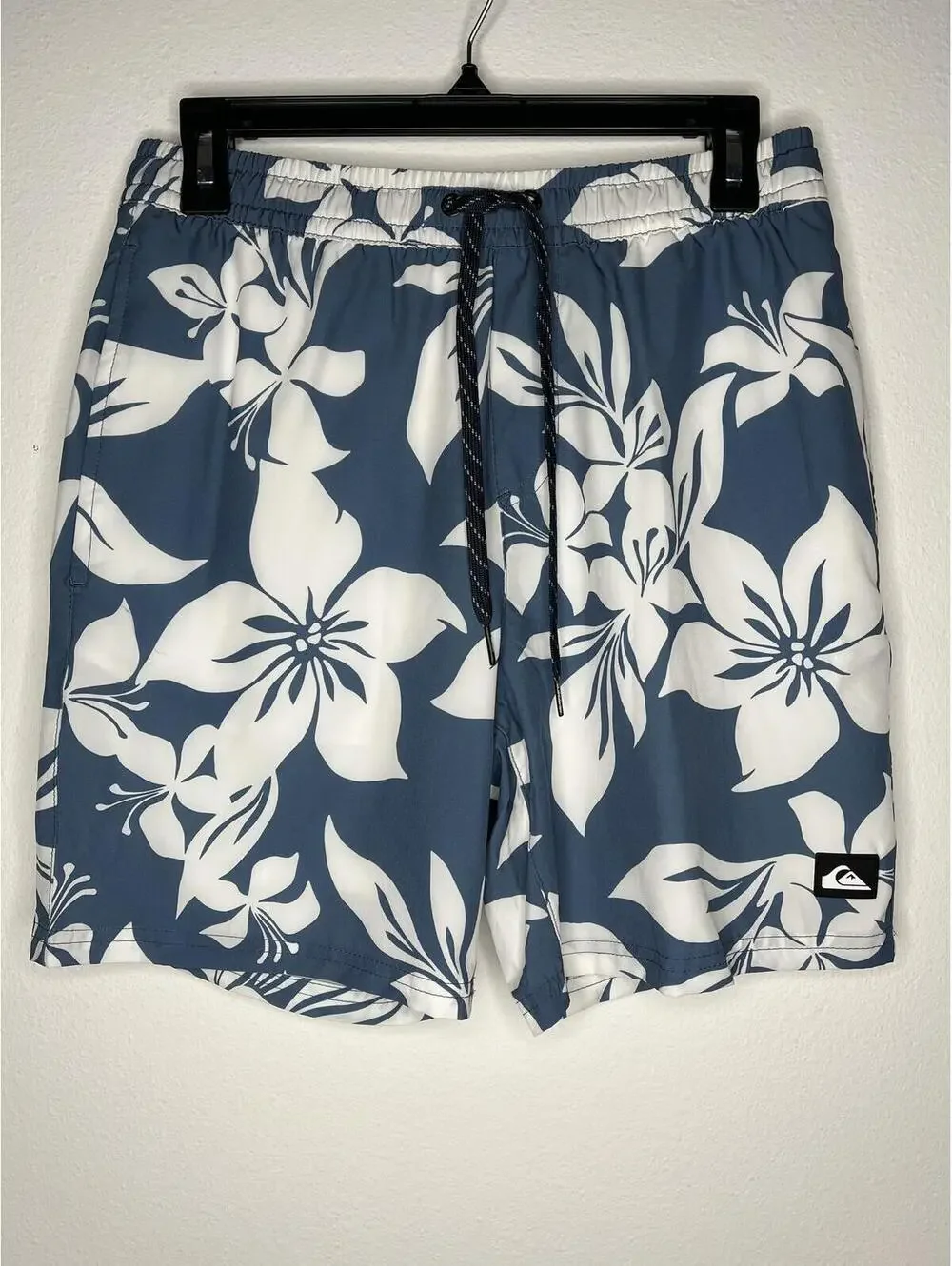 NWOT Quiksilver Men's Blue/White Swim Trunks Size Small